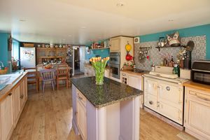 Kitchen- click for photo gallery